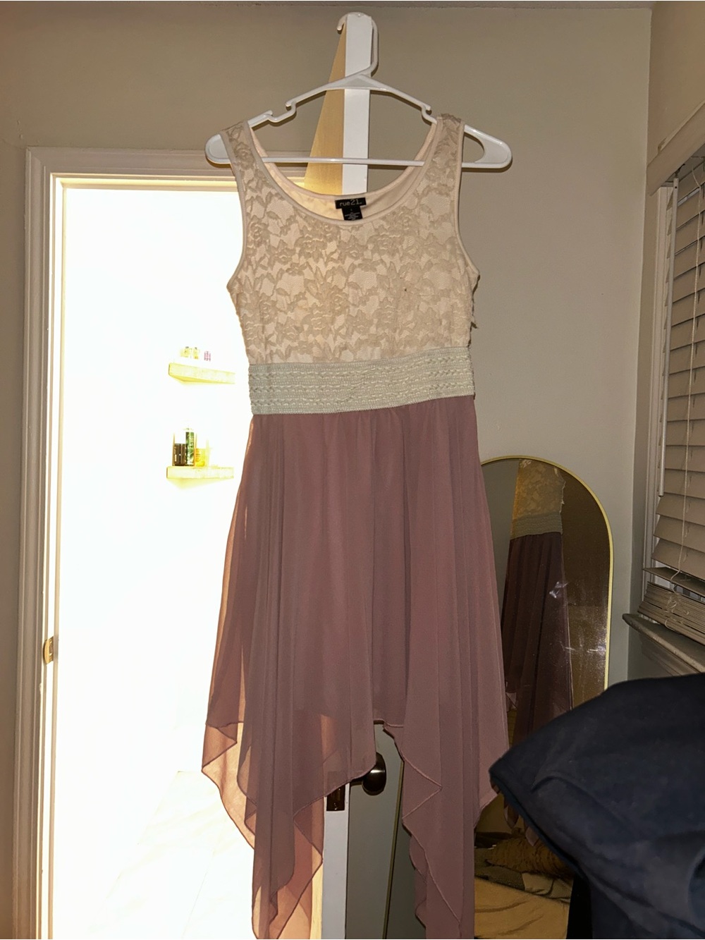 Rue21 Cream Lace Top with Mauve Chiffon High-Low Skirt